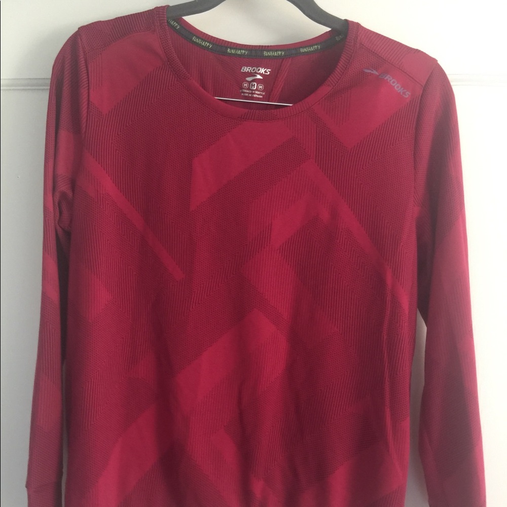 Brooks workout top